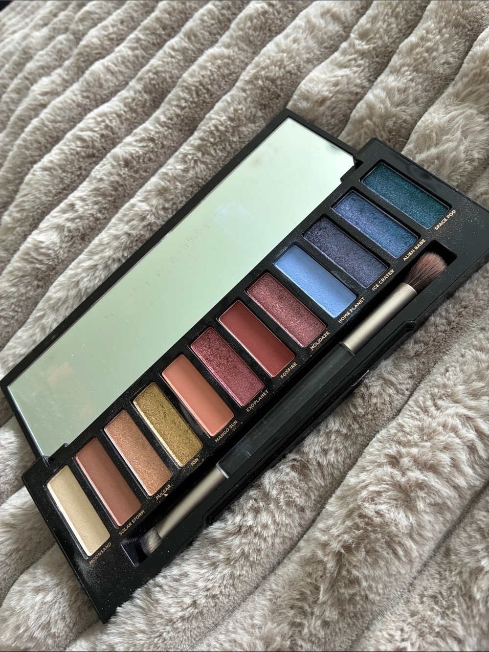 Urban Decay Naked Palette — Purple and Pink Artwork - Picture 4 of 4